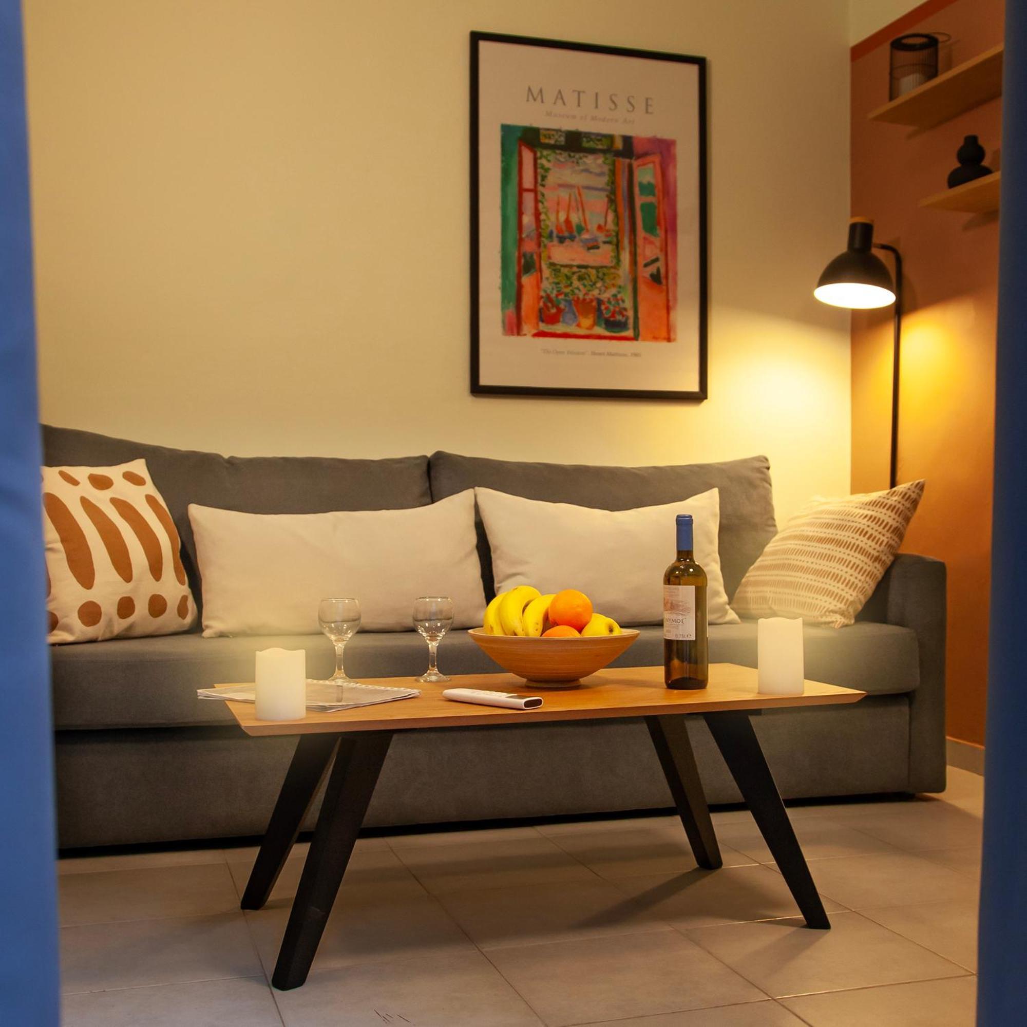 Aris123 By Smart Cozy Suites - Apartments In The Heart Of Athens - 5 Minutes From Metro - Available 24Hr エクステリア 写真